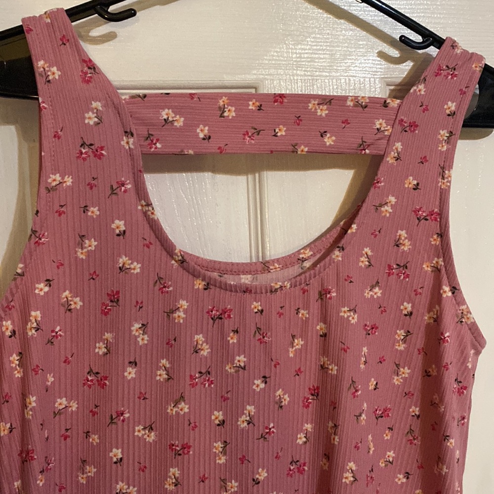 Pink Tank - Picture 3 of 3